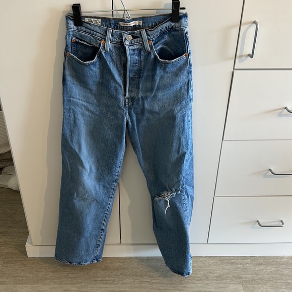 LEVIS JEANS - Picture 2 of 4